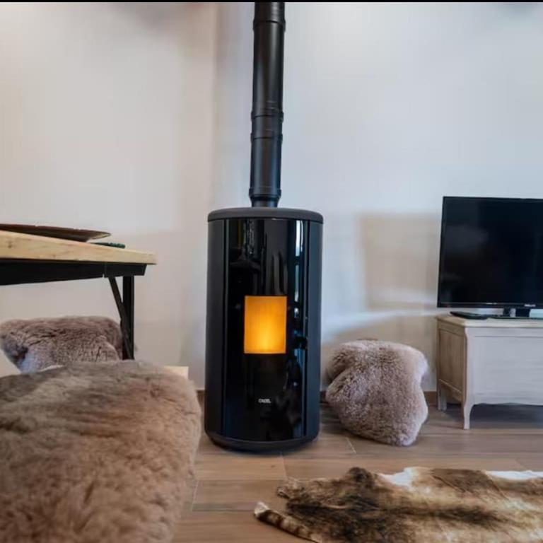 Le Chalet Enchanté 10 personnes Les Angles - Three-Bedroom Chalet - 10