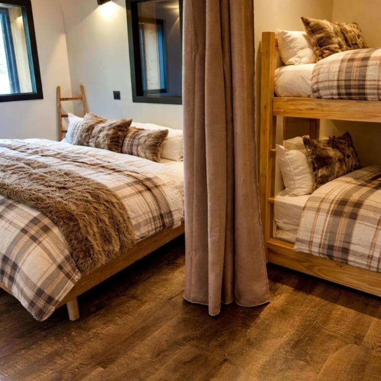 Le Chalet Enchanté 10 personnes Les Angles - Three-Bedroom Chalet - 11