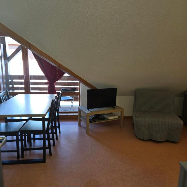Appartement 4-5 personnes ST Francois Longchamp - Apartment mit 1 Schlafzimmer, Balkon und Bergblick - 10