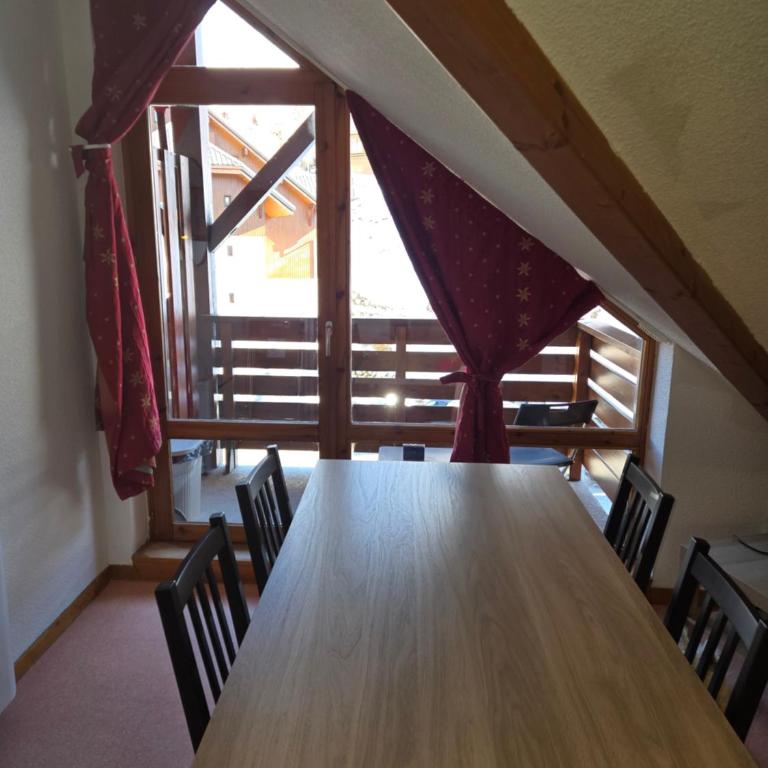 Appartement 4-5 personnes ST Francois Longchamp - Apartment mit 1 Schlafzimmer, Balkon und Bergblick - 2