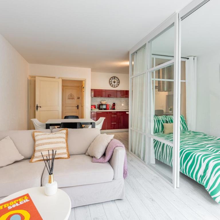 Chic appartement, coeur de Saint Tropez, Place des Lices - One-Bedroom Apartment - 14