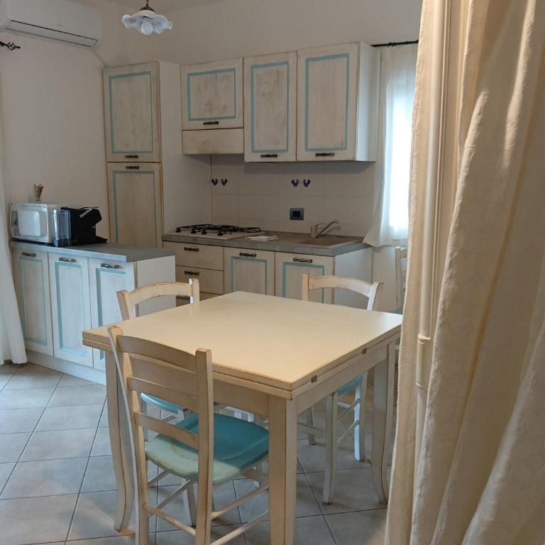 Little paradise apartment with pool - One-Bedroom Apartment - 15