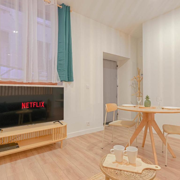 Cosy et Calme 5min hôtel de ville - Apartment - 8