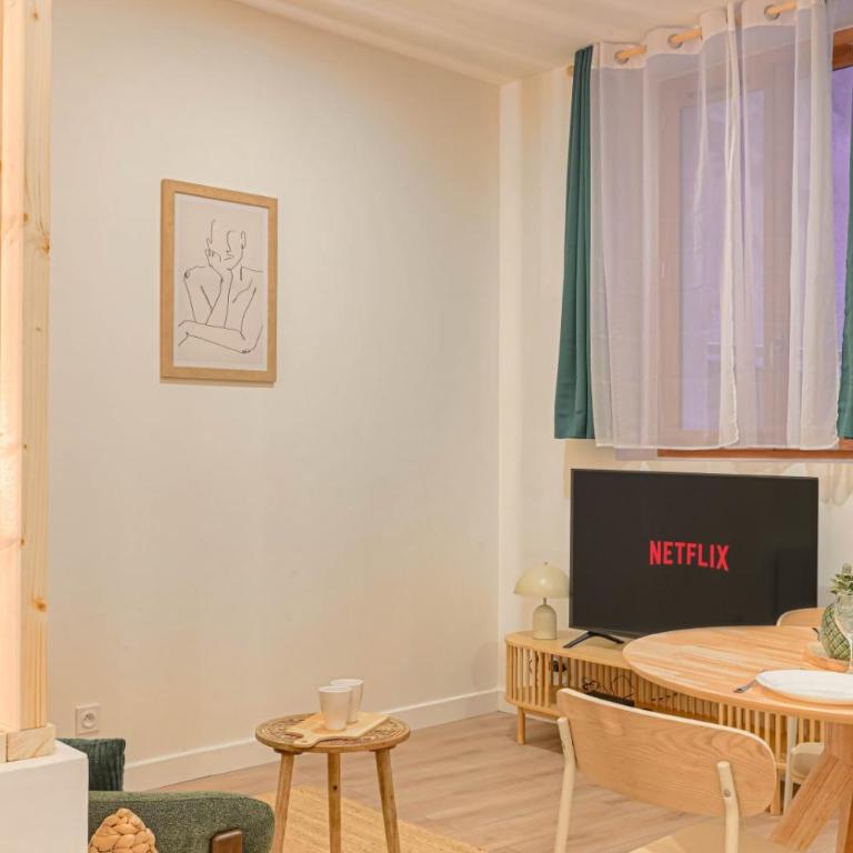 Cosy et Calme 5min hôtel de ville - Apartment - 19