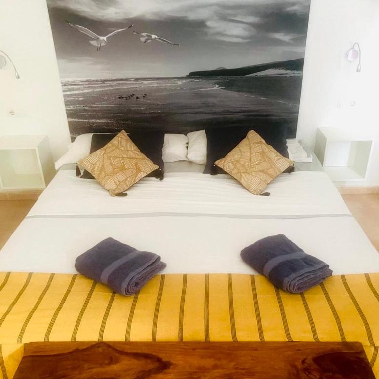 Island office with high speed internet & terrace - One-Bedroom Apartment - 3