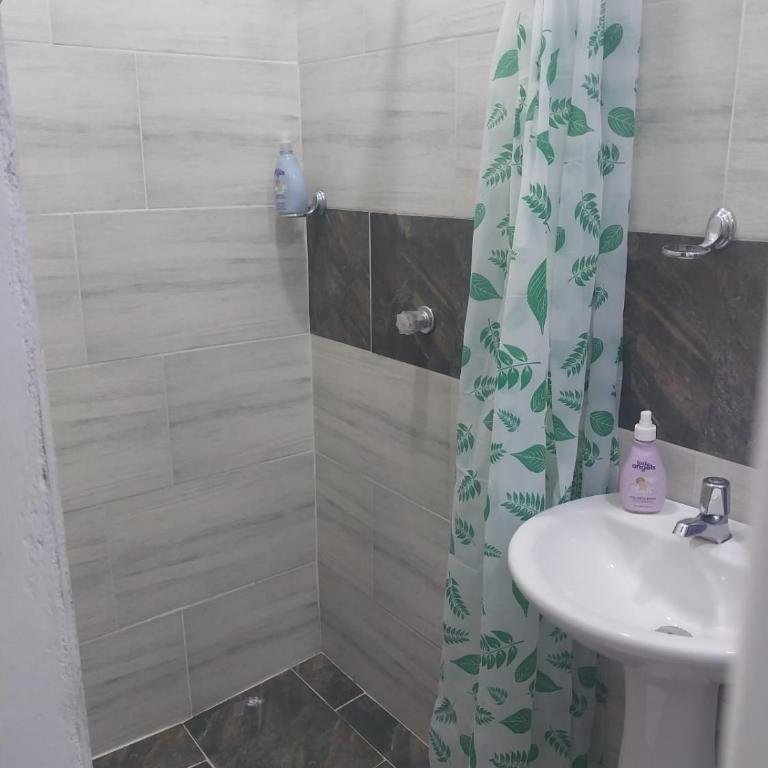 Descanso junto al Río en Cisneros, cerca al parque - Apartamento de 2 dormitorios - 4