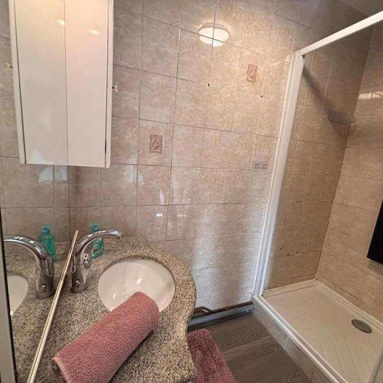 T4 Saint-Martin d'Heres -Calme - Parking Gratuit - Appartement 3 Chambres - 9