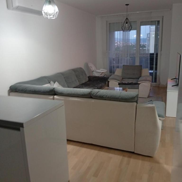 Emin - One-Bedroom Apartment - 1