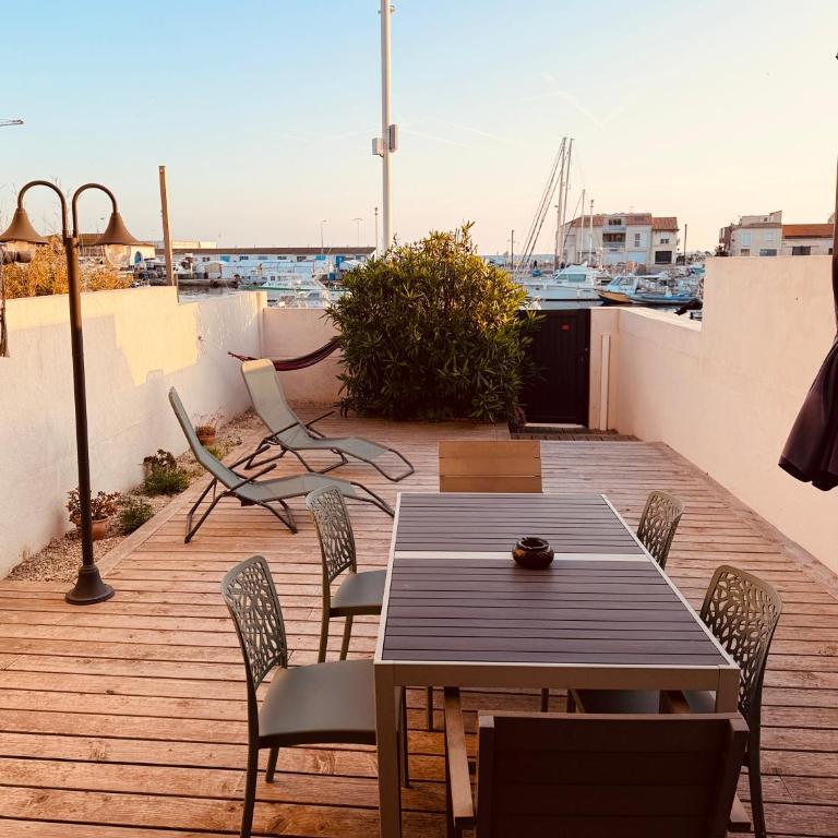 SUPERBE maison, rénovée port de Carro -terrasse,calme & lumière - Haus mit 2 Schlafzimmern - 4