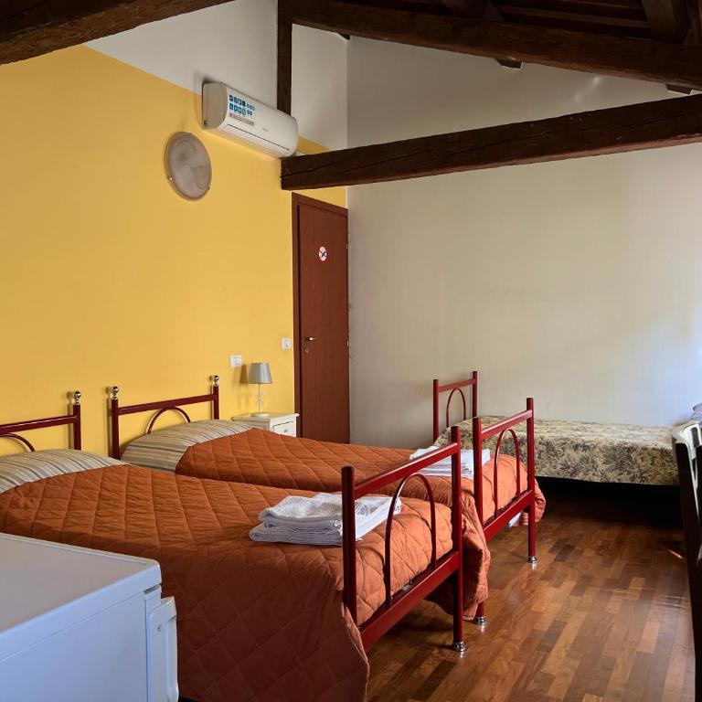 B&B Vaca Mora - Camera Doppia con Letti Singoli con Bagno Privato - 4