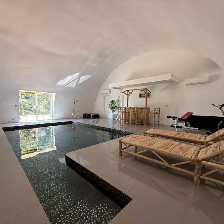 PRAMOUSQUIER VILLA LOFT DE CHARME 2 PISCINES interieure et exterieure - Villa 3 Chambres - 17