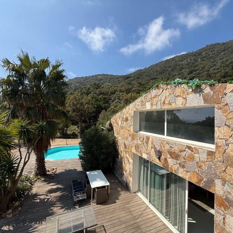PRAMOUSQUIER VILLA LOFT DE CHARME 2 PISCINES interieure et exterieure - Villa 3 Chambres - 2