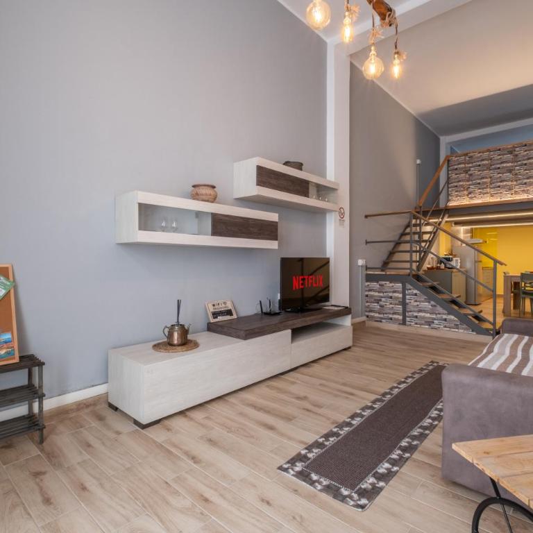 Chimbe - Loft moderno a un passo da tutto - Appartamento - Piano Terra - 1