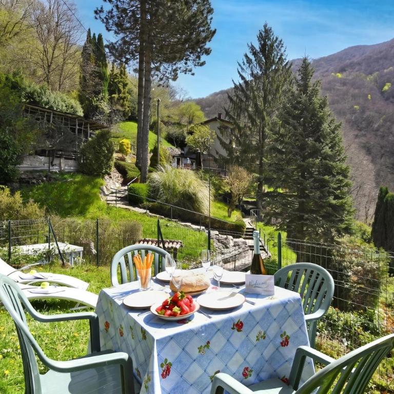 Casa Lara: Cosy Alpine Home Near Lugano + Garden (Sleeps 5) - Happy Rentals - Casa Vacanze - 1