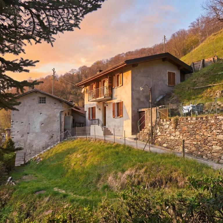 Casa Lara: Cosy Alpine Home Near Lugano + Garden (Sleeps 5) - Happy Rentals - Casa Vacanze - 27