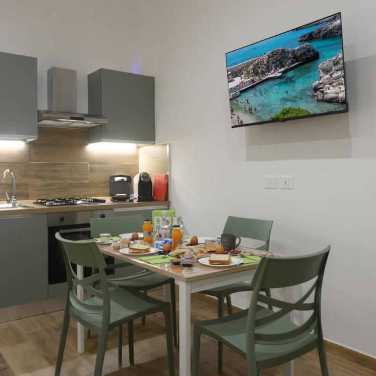 Buongiorno Lecce - Camera Quadrupla con Bagno Privato - 5