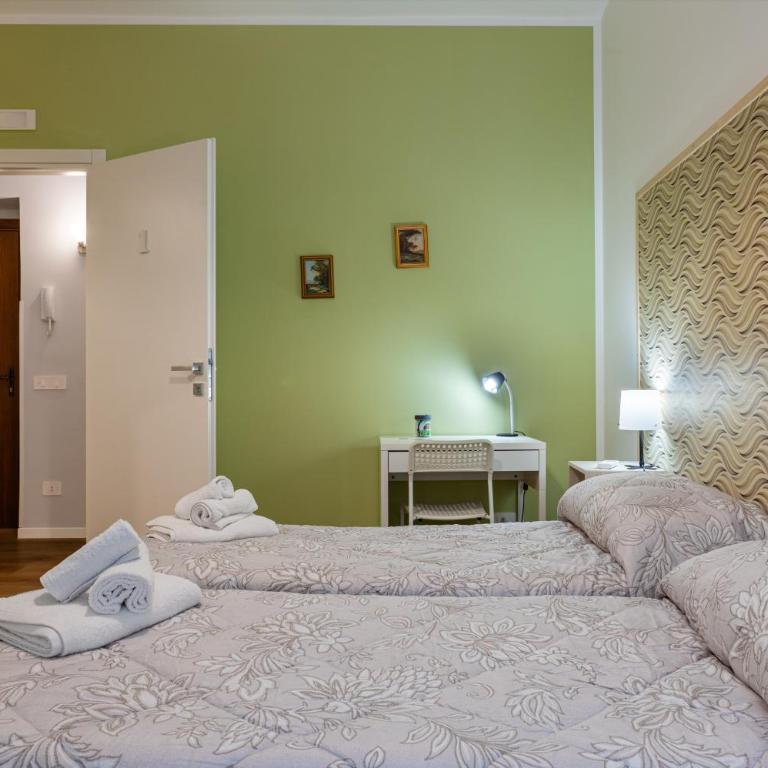Donna Letizia Affittacamere - Camera Quadrupla con Doccia - 15