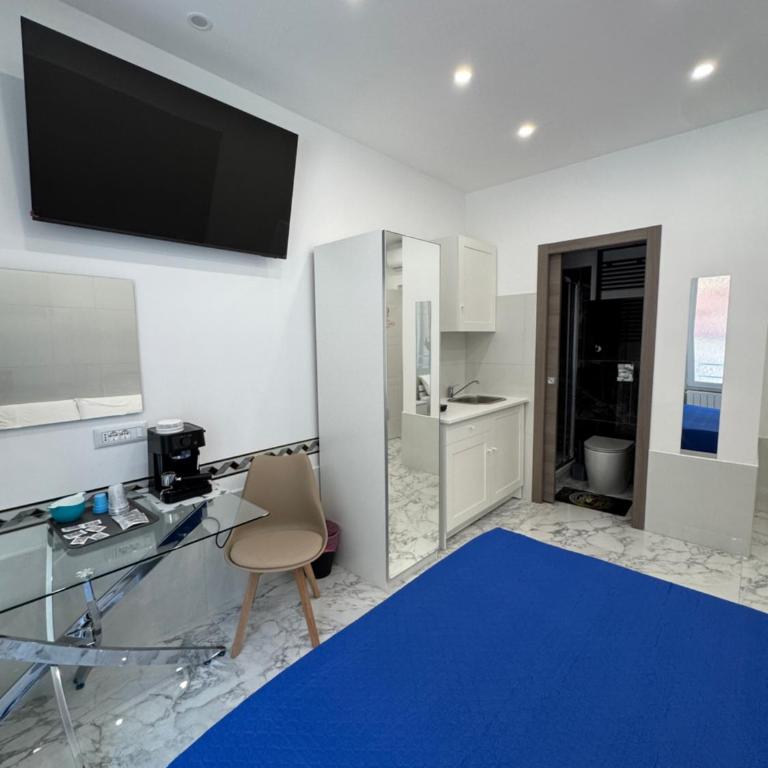 Luxor 2 Jacuzzi Suites and Deluxe Rooms, Piazza Bologna Metro Direct Colosseo, Roma - Monolocale Familiare - 2