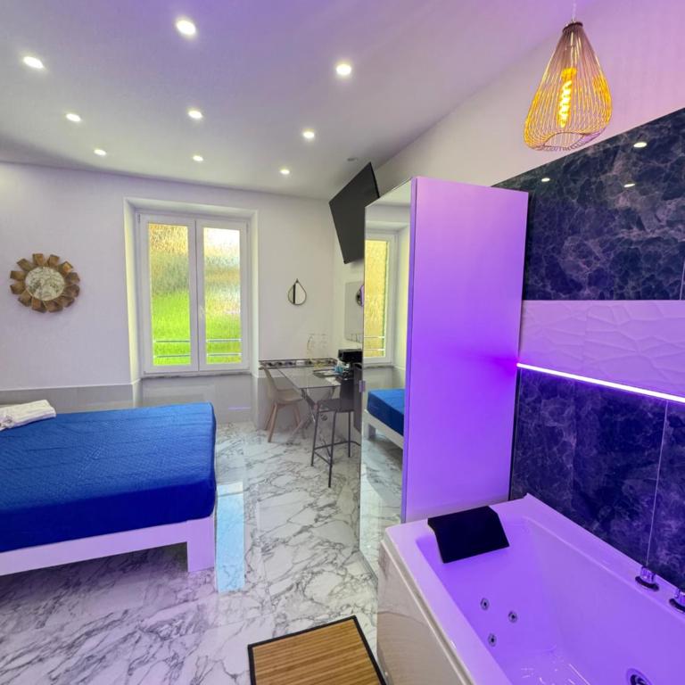 Luxor 2 Jacuzzi Suites and Deluxe Rooms, Piazza Bologna Metro Direct Colosseo, Roma - Camera Matrimoniale con Vasca Idromassaggio - 17