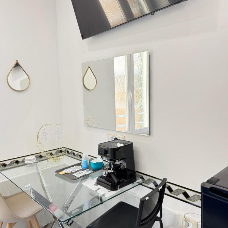 Luxor 2 Jacuzzi Suites and Deluxe Rooms, Piazza Bologna Metro Direct Colosseo, Roma - Camera Matrimoniale con Vasca Idromassaggio - 5