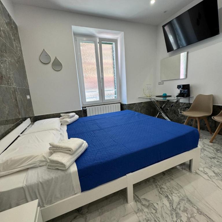 Luxor 2 Jacuzzi Suites and Deluxe Rooms, Piazza Bologna Metro Direct Colosseo, Roma - Monolocale Familiare - 9
