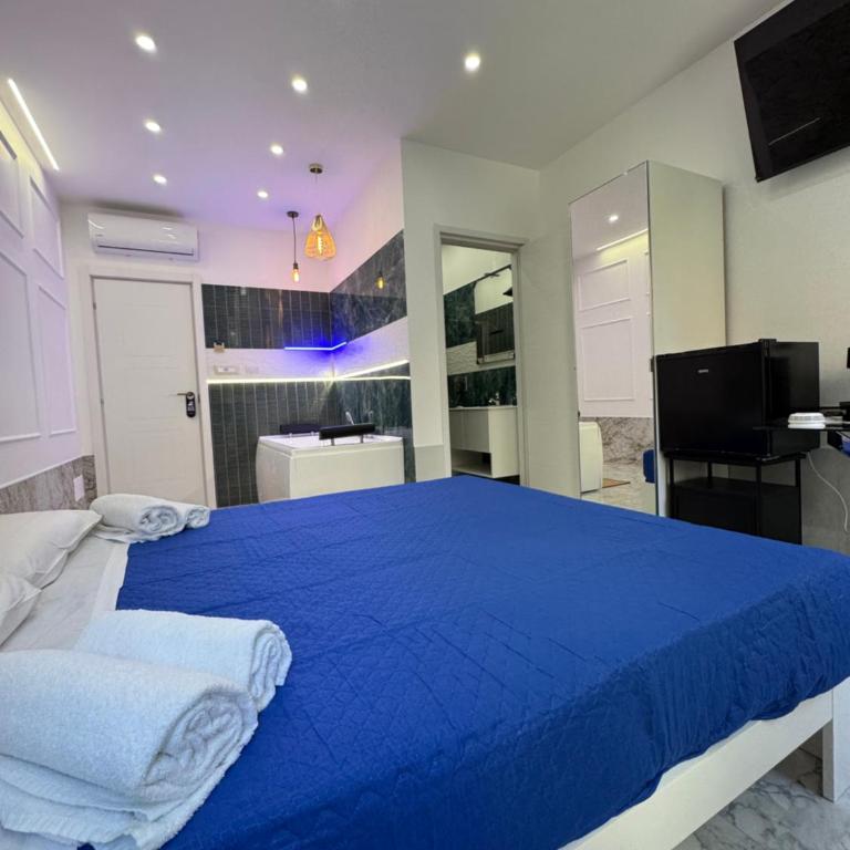 Luxor 2 Jacuzzi Suites and Deluxe Rooms, Piazza Bologna Metro Direct Colosseo, Roma - Camera King con Vasca Idromassaggio - 19