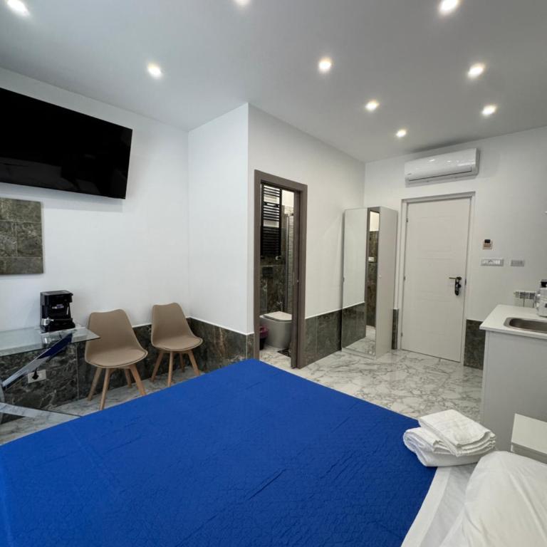 Luxor 2 Jacuzzi Suites and Deluxe Rooms, Piazza Bologna Metro Direct Colosseo, Roma - Monolocale Familiare - 13