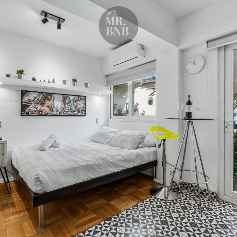 Padre Mariano Suites by Mr BnB - Studio Apartment with Balcony - 2
