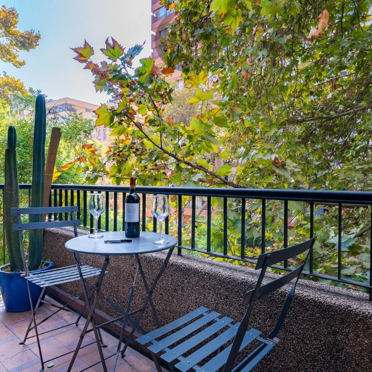 Padre Mariano Suites by Mr BnB - Studio Apartment with Balcony - 5