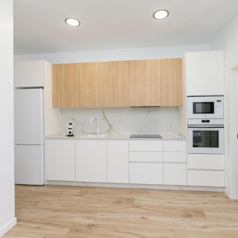 Piso cerca de la playa y conexión inmejorable - Apartamento de 2 dormitorios con vistas al jardín - 19