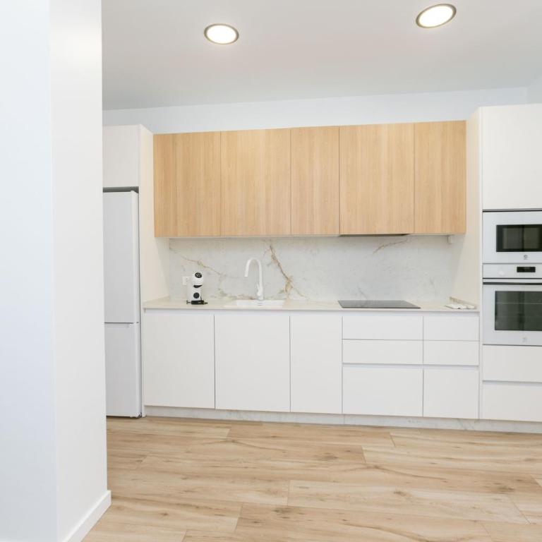 Piso cerca de la playa y conexión inmejorable - Apartamento de 2 dormitorios con vistas al jardín - 30