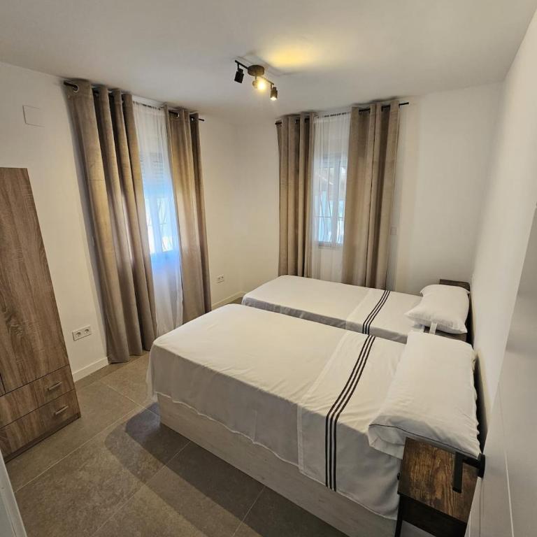 Luxury Sea View Villa - Private Pool - Near Beach - 3 min TRAM Alicante Benidorm - BBQ - Private Garden - Free Parking - Casa - 13