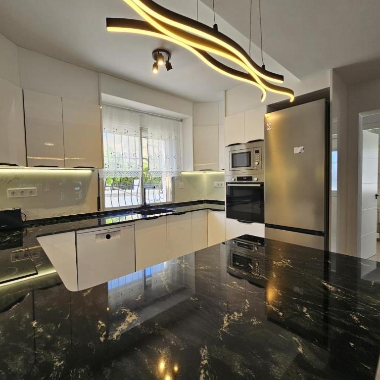 Luxury Sea View Villa - Private Pool - Near Beach - 3 min TRAM Alicante Benidorm - BBQ - Private Garden - Free Parking - Casa - 15