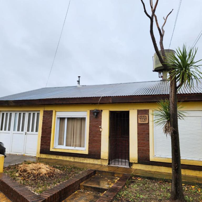 La comarca Alquiler x día casa amplia con garagge - Two-Bedroom House - 1