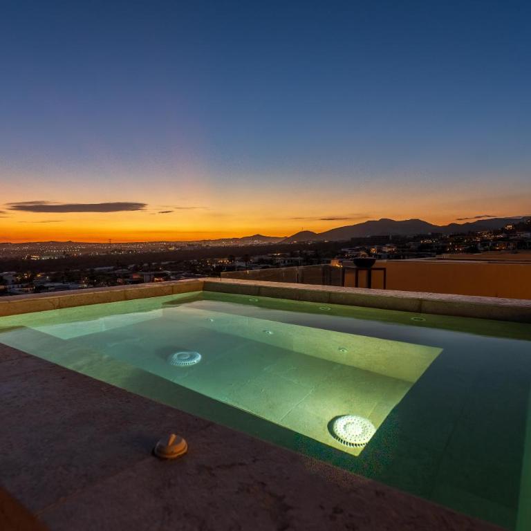 Mistiq Penthouse Private Rooftop Deck & Pool - Apartamento - 46