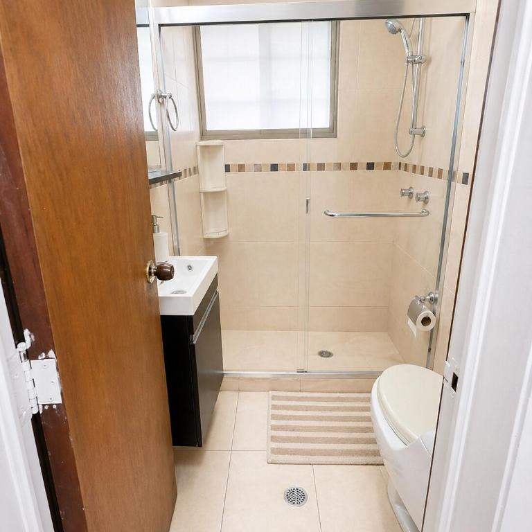 Hermoso y Céntrico Apto en Los Palos Grandes - One-Bedroom Apartment - 10