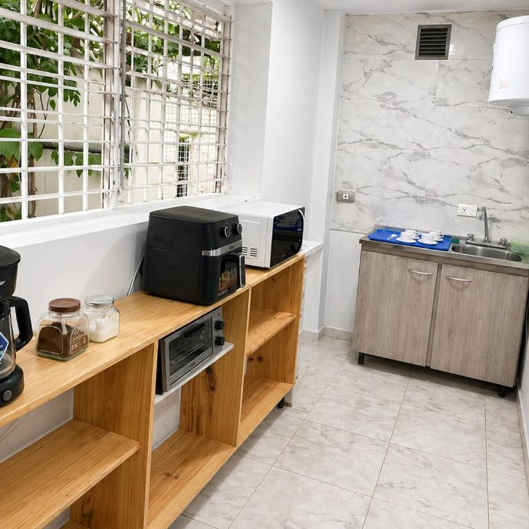 Hermoso y Céntrico Apto en Los Palos Grandes - One-Bedroom Apartment - 13