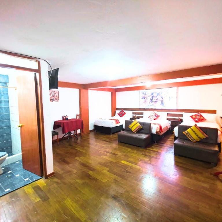 Mirador Inn Santa Ana - Habitación Familiar con baño privado - 4