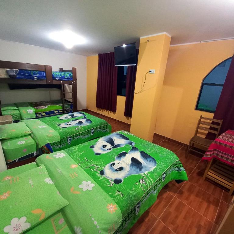 Hostal Selena - Quadruple Room with Private Bathroom - 1