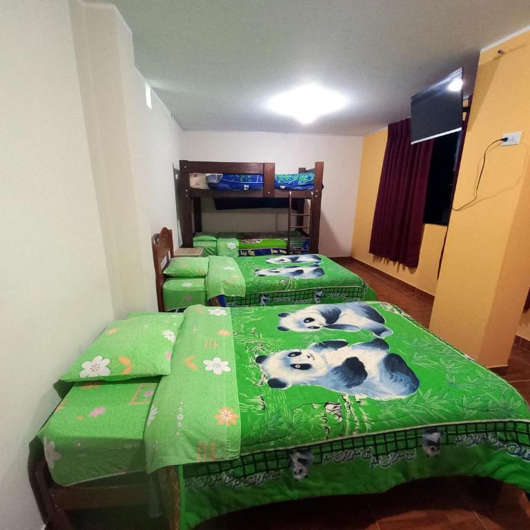 Hostal Selena - Quadruple Room with Private Bathroom - 3