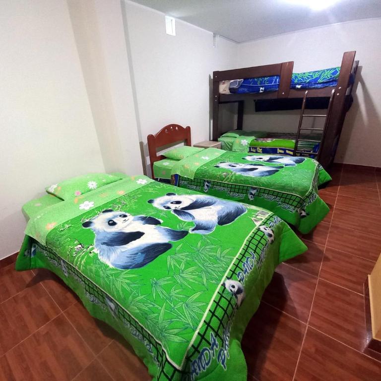 Hostal Selena - Quadruple Room with Private Bathroom - 2