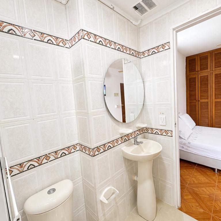 Hotel La Martina - Apartadó Antioquia - Habitación Individual con baño privado - 5