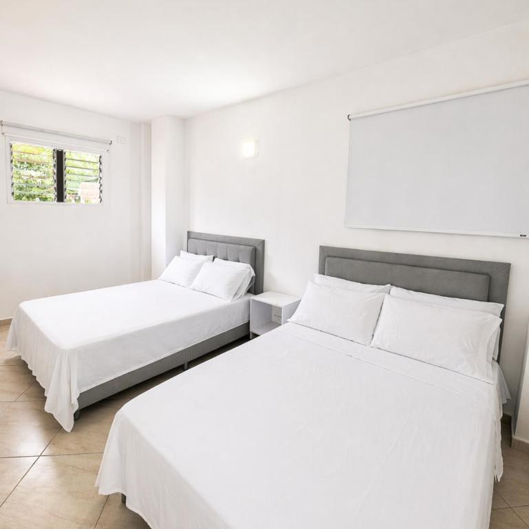 Hotel La Martina - Apartadó Antioquia - Habitación Cuádruple Estándar - 2