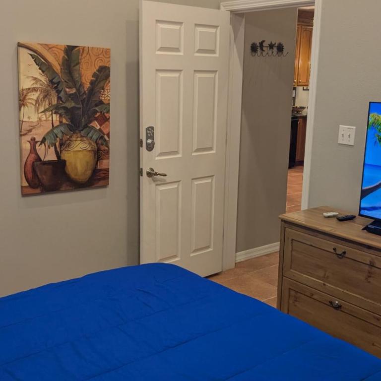 Whale Hill Escape - Beach Views and Walk to Mannys - Three-Bedroom House - 27