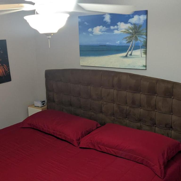 Whale Hill Escape - Beach Views and Walk to Mannys - Three-Bedroom House - 14