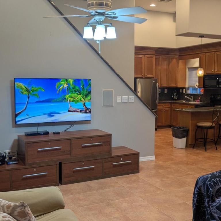 Whale Hill Escape - Beach Views and Walk to Mannys - Three-Bedroom House - 37