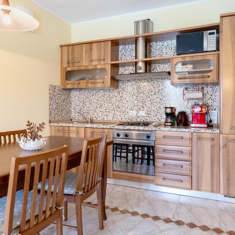 Appartamento Giglio Sirmione - Appartamento Deluxe con 2 Camere da Letto e Balcone - 11