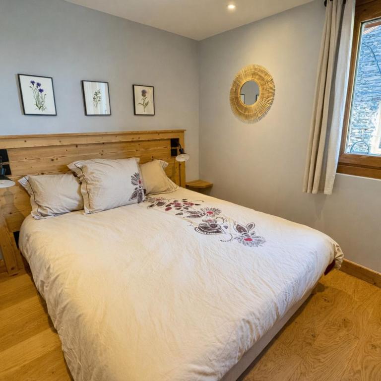Charmante maison de village rénovée 4 pièces, 3 niveaux, 80m², 6 pers, à St Marcel, proche pistes ski. - FR-1-452-381 - Three-Bedroom Chalet - 8