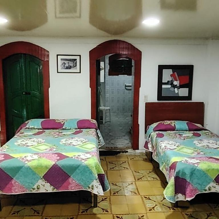 Hostal LA MIA - Habitación Familiar - 1