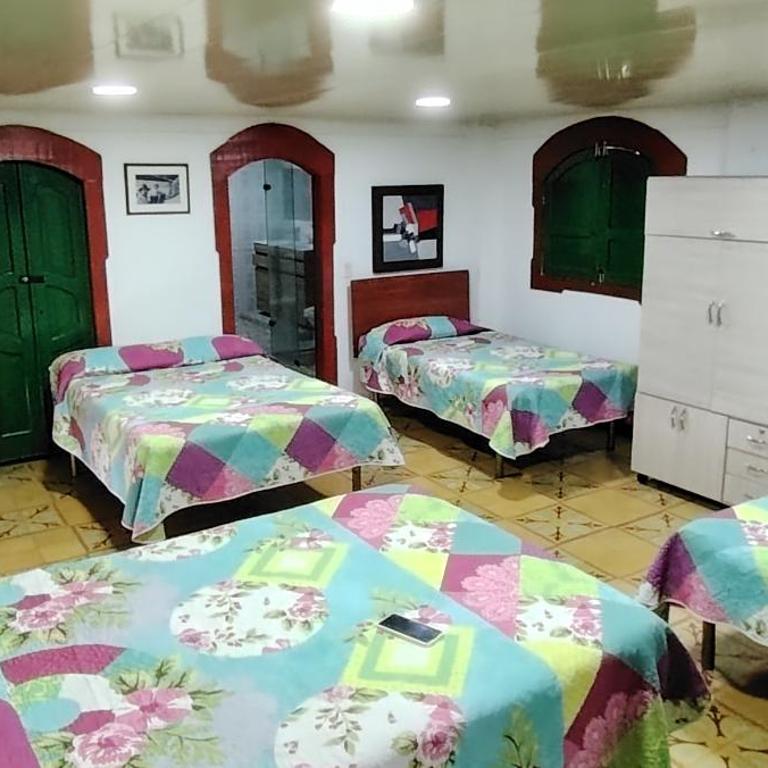 Hostal LA MIA - Habitación Familiar - 5